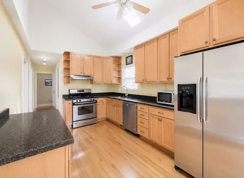 Kitchen - 7319 W 58th Pl, Summit, IL 60501 photo 3 of 3