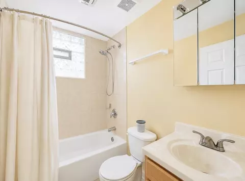 Bath - 7319 W 58th Pl, Summit, IL 60501 photo 3 of 3