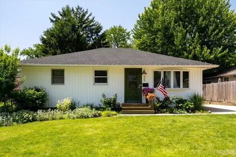 509 S 10th Ave, Saint Charles, IL 60174