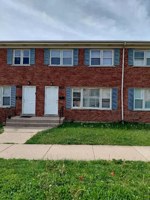 2203 Williamsburg Dr, Waukegan, IL 60085