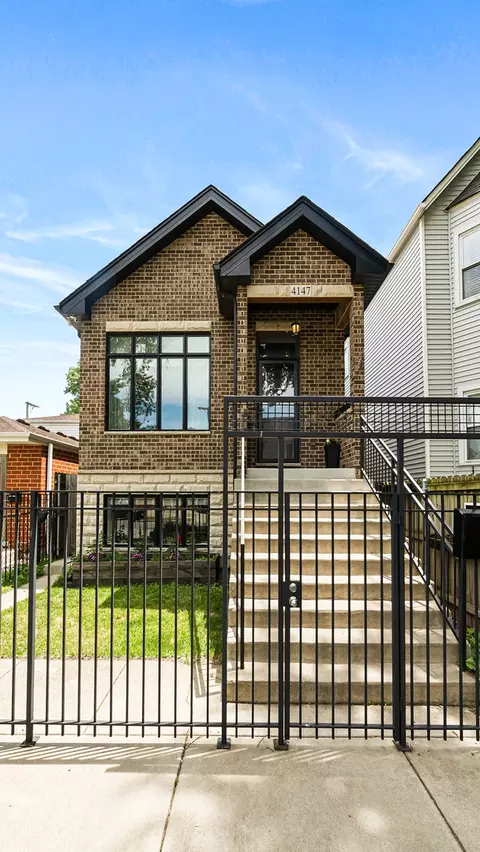 4147 S Wallace St, Chicago, IL 60609