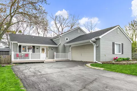 4931 Carriage Dr, Gurnee, IL 60031