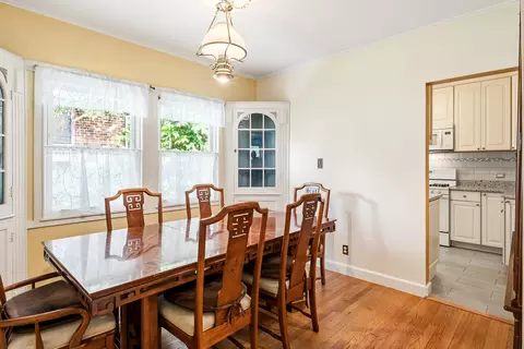 Dining - 389 Addison Rd, Riverside, IL 60546 photo 2 of 2
