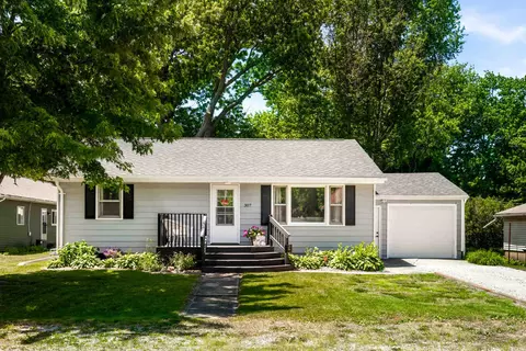 Exterior - 307 S Daniel St, Le Roy, IL 61752 photo 2 of 6