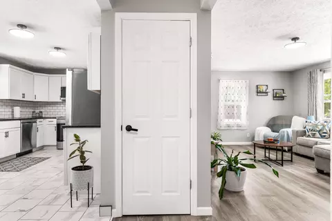 Entry Way - 307 S Daniel St, Le Roy, IL 61752 photo 1 of 2