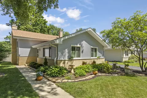 257 S Milton Ave, Glen Ellyn, IL 60137