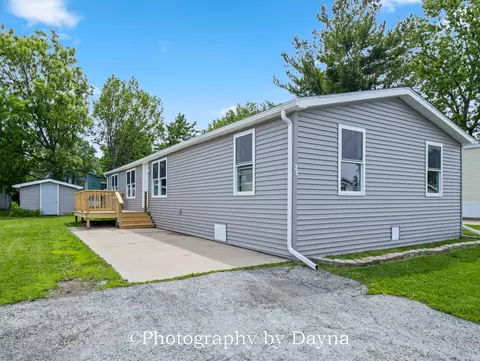 33 Saint Peters Dr, Bourbonnais, IL 60914