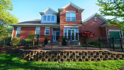 29 Lakebreeze Ct, Lake Zurich, IL 60047