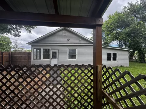 Exterior - 215 E Main St, Tamaroa, IL 62888 photo 4 of 7
