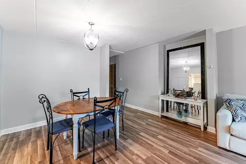 Dining - 208 E Bailey Rd #H, Naperville, IL 60565 photo 1 of 2