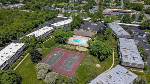 View/Area - 208 E Bailey Rd #H, Naperville, IL 60565 photo 3 of 4