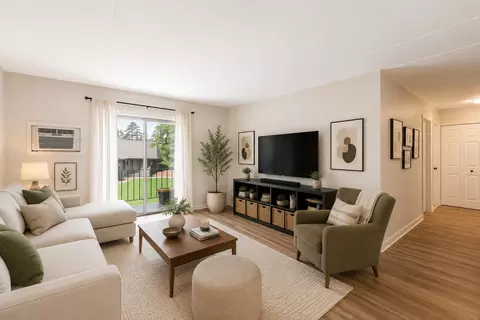 Living - 208 E Bailey Rd #H, Naperville, IL 60565 photo 3 of 3