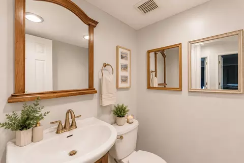 Bath - 208 E Bailey Rd #H, Naperville, IL 60565 photo 4 of 6
