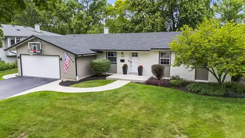 1005 W Firestone Dr, Hoffman Estates, IL 60192