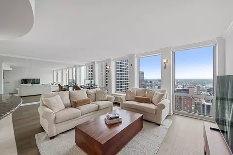Living - 111 E Chestnut St #55D, Chicago, IL 60611 photo 1 of 5