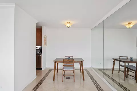 Dining - 111 E Chestnut St #55D, Chicago, IL 60611 photo 1 of 2