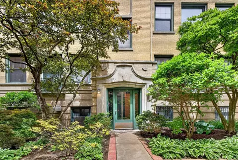 7033 N Sheridan Rd #G, Chicago, IL 60626