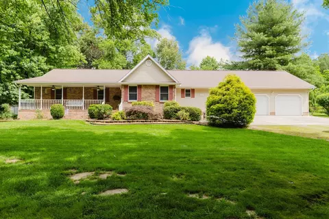 2006 Spring Garden Rd, Marion, IL 62959