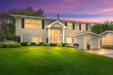 430 Amherst Ln, Hoffman Estates, IL 60169