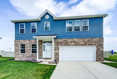 447 Shamrock Ln, Manteno, IL 60950