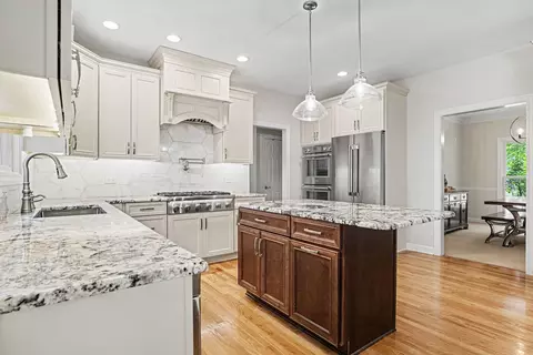 Kitchen - 15235 Hamlin St, Plainfield, IL 60544 photo 2 of 3