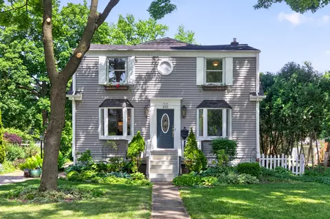 433 S Euclid Ave, Villa Park, IL 60181