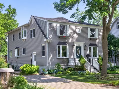 433 S Euclid Ave, Villa Park, IL 60181