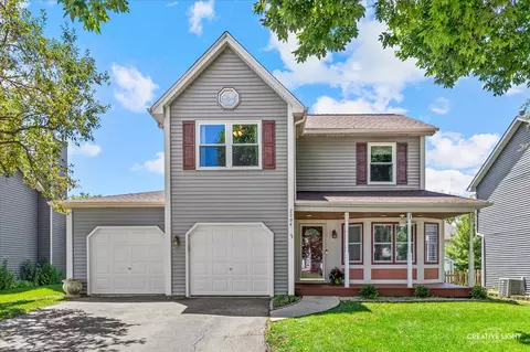 2296 Salisbury Dr, Naperville, IL 60565