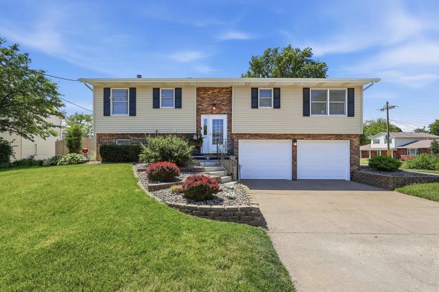 625 W Valley Dr, Eldridge, IA 52748