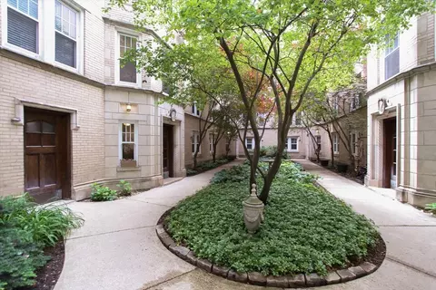 1445 W Elmdale Ave #1, Chicago, IL 60660
