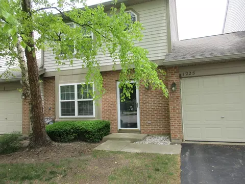 1225 N Village Dr, Round Lake Beach, IL 60073