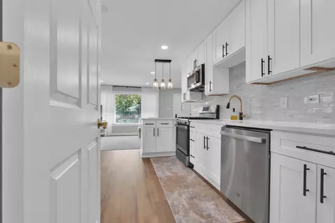 Entry Way - 3712 Wren Ln, Rolling Meadows, IL 60008 photo 1 of 1