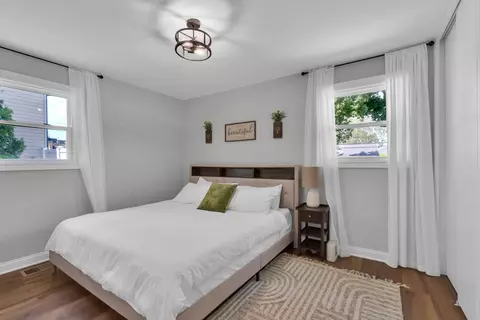Bedroom - 3712 Wren Ln, Rolling Meadows, IL 60008 photo 4 of 4