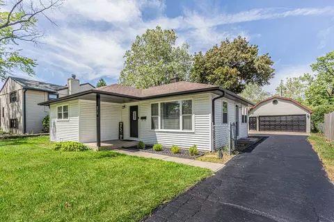 Exterior - 3712 Wren Ln, Rolling Meadows, IL 60008 photo 4 of 9