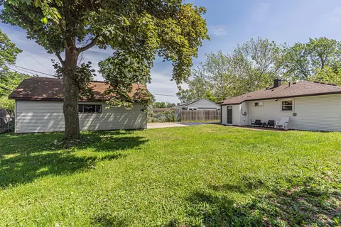 Exterior - 3712 Wren Ln, Rolling Meadows, IL 60008 photo 8 of 9