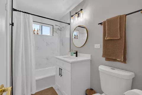 Bath - 3712 Wren Ln, Rolling Meadows, IL 60008 photo 1 of 1