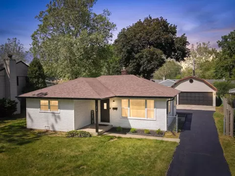 3712 Wren Ln, Rolling Meadows, IL 60008