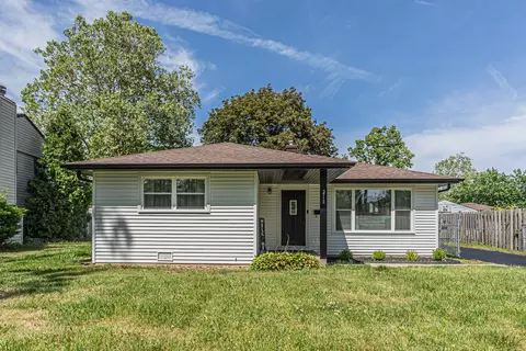 Exterior - 3712 Wren Ln, Rolling Meadows, IL 60008 photo 2 of 9