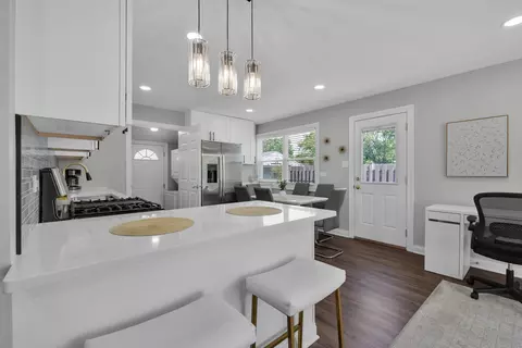 Kitchen - 3712 Wren Ln, Rolling Meadows, IL 60008 photo 1 of 7