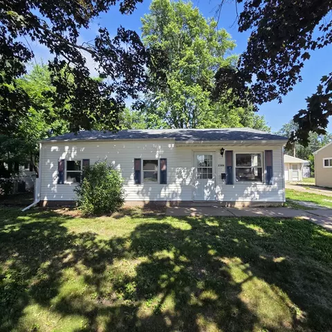 2309 N Fairmount St, Davenport, IA 52804