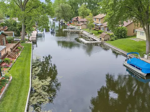 View/Area - 715 Monterrey Ter, Mchenry, IL 60050 photo 9 of 10