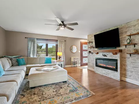 Living - 715 Monterrey Ter, Mchenry, IL 60050 photo 1 of 3