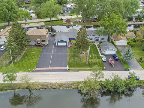 View/Area - 715 Monterrey Ter, Mchenry, IL 60050 photo 2 of 10