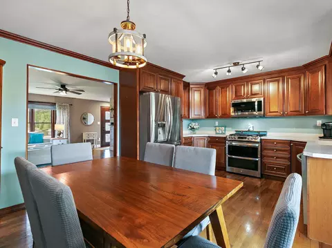 Dining - 715 Monterrey Ter, Mchenry, IL 60050 photo 1 of 2