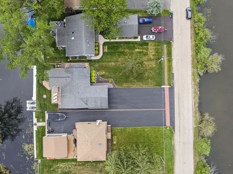View/Area - 715 Monterrey Ter, Mchenry, IL 60050 photo 8 of 10