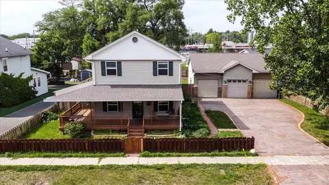 317 E Dearborn St, Plano, IL 60545