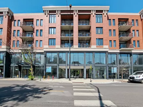 3232 N Halsted St #D609, Chicago, IL 60657