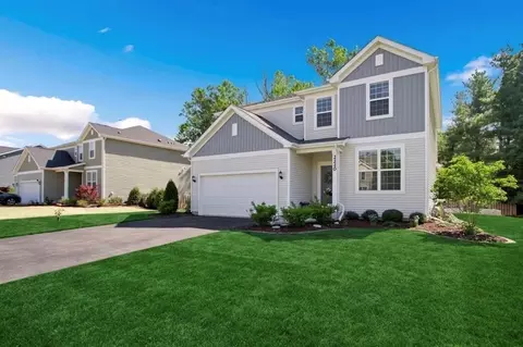 2220 Walnut Glen Blvd, Island Lake, IL 60042