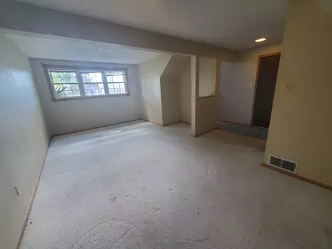 Living - 30 Parkview Dr, Eldridge, IA 52748 photo 1 of 3