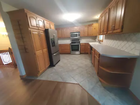 Kitchen - 30 Parkview Dr, Eldridge, IA 52748 photo 1 of 2